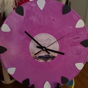 Lilac vinyl record Taylor Swift